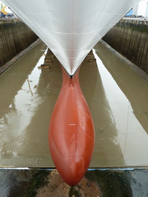 bulbe MSC Divina - Forme Joubert - 17 avril 2012.JPG